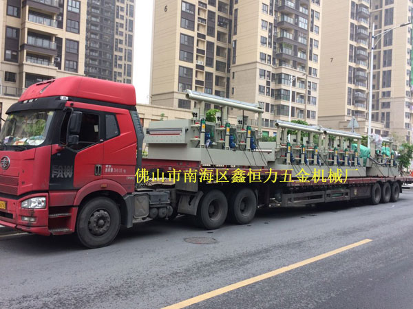 福建客戶不銹鋼鍋片蝕刻機裝車發(fā)貨!